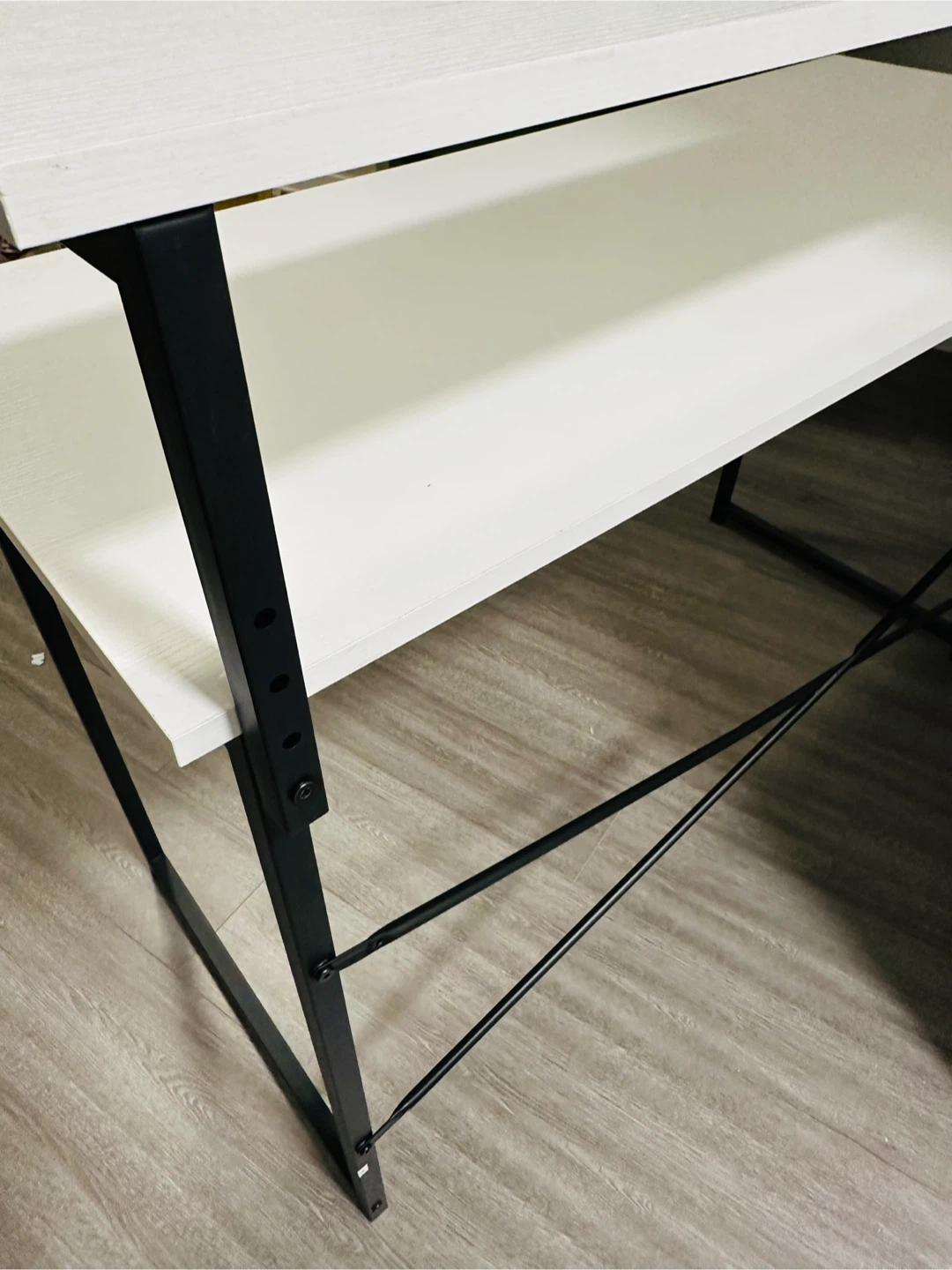White computer desk with shelf - photo 5