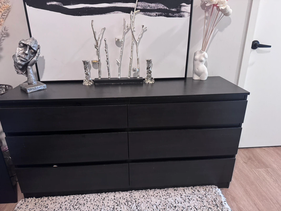 Black 6-Drawer Dresser