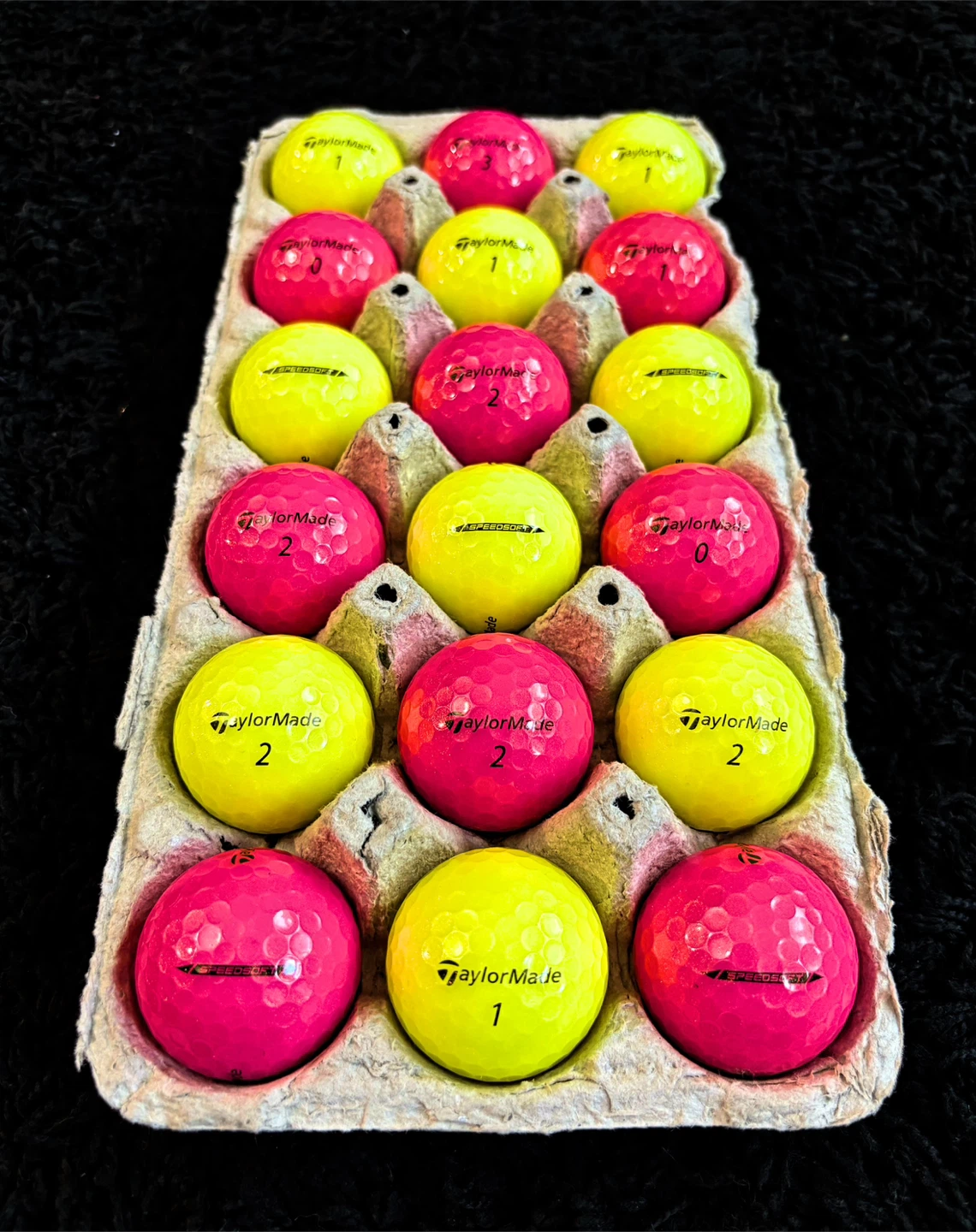 18 Taylormade Speedsoft Coloured Golf Balls
