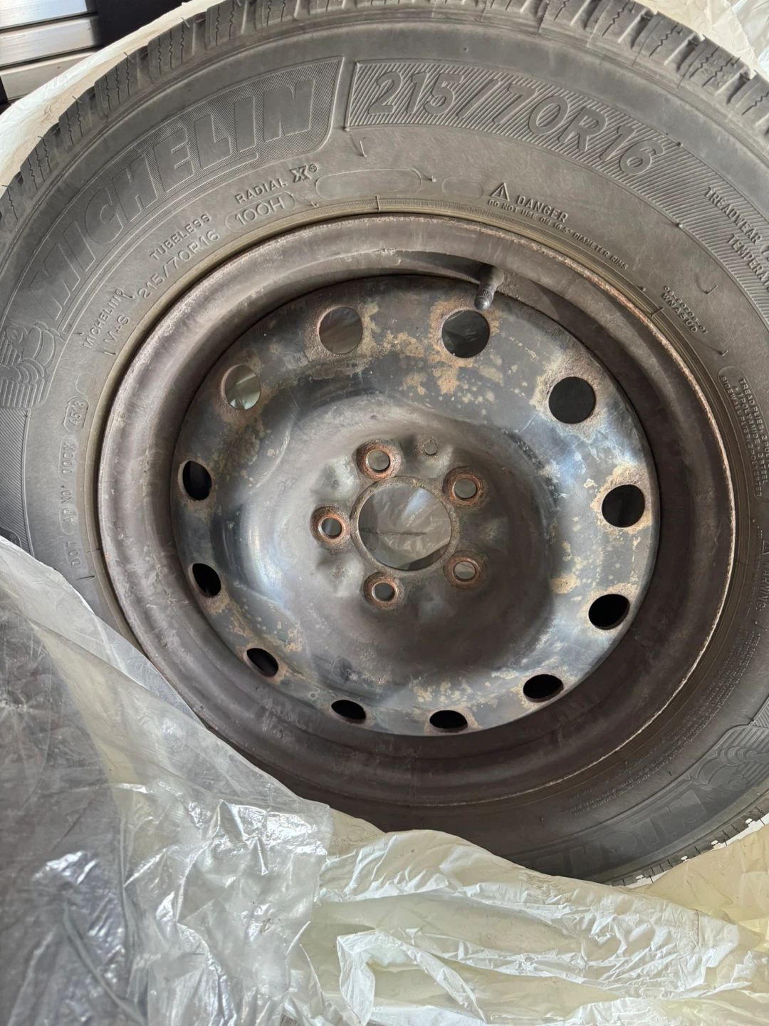 Michelin Radial X, 215/70R16, All-season Tires on Rims - photo 2