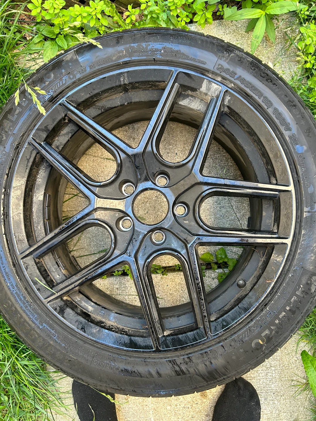 Altenzo sports Tire 245/45ZR18 (on rims) - photo 2