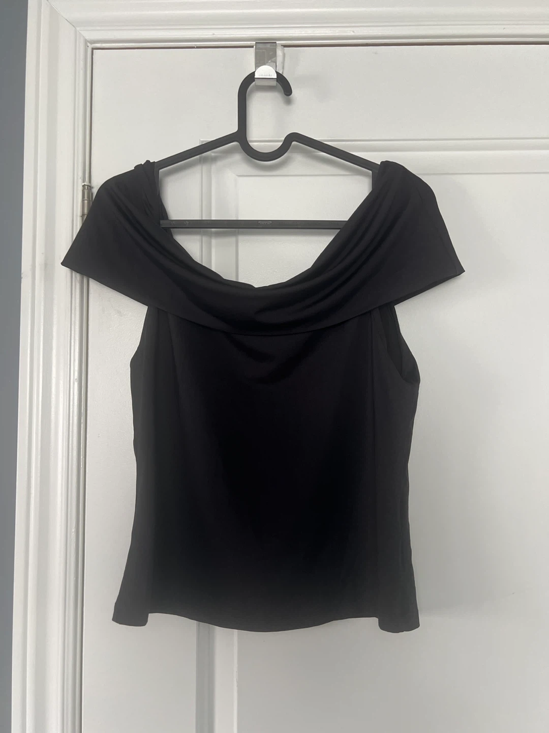 H&M Black Off-the-Shoulder Top
