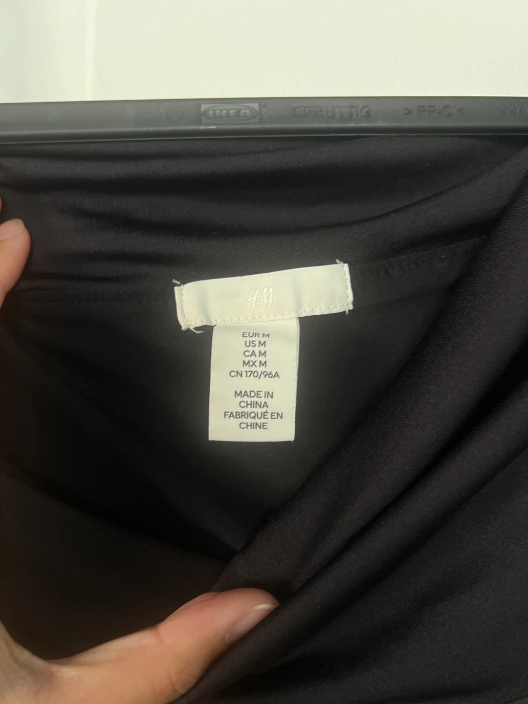 H&M Black Off-the-Shoulder Top - photo 2