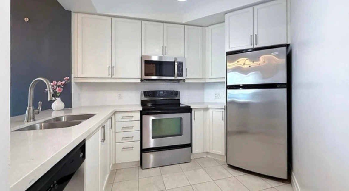 Condo for sale near square one - Immediate - photo 5