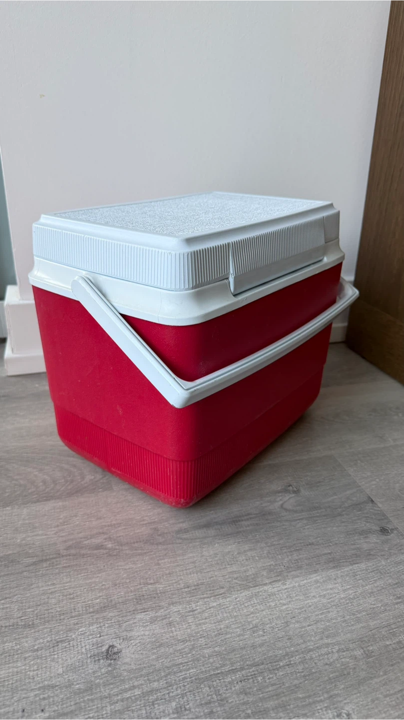 Rubbermaid Cooler, Red - photo 2