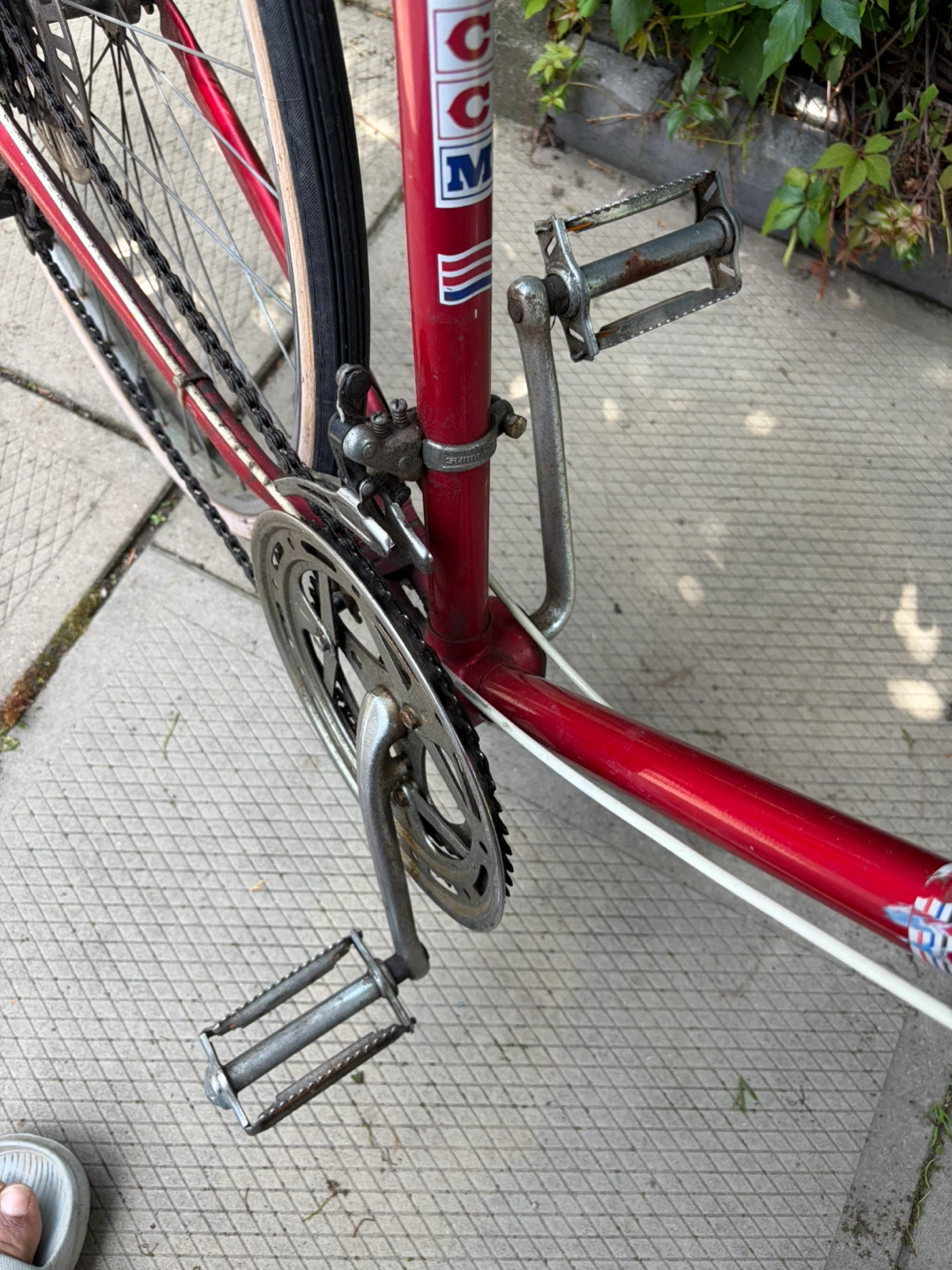 Red CCM Turismo Bicycle - photo 4