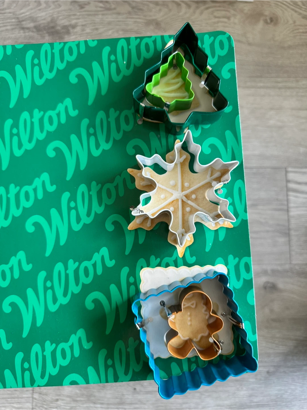 Wilton Cookie Cutters - Christmas Shapes - photo 2