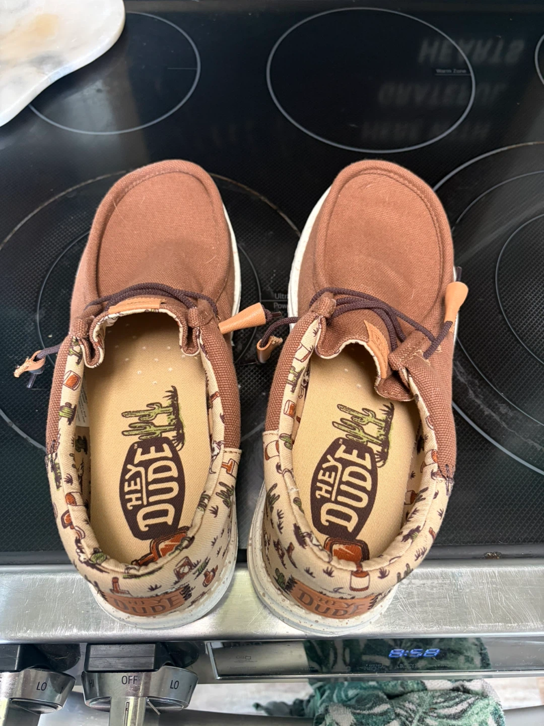 men’s size 10 western hey dudes