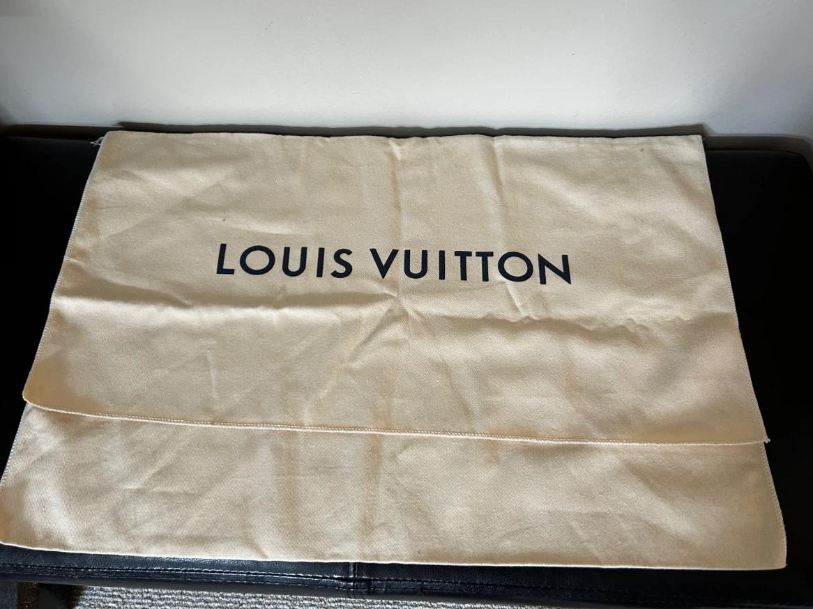 Lot of Louis Vuitton Card Holder, Etc. - photo 5