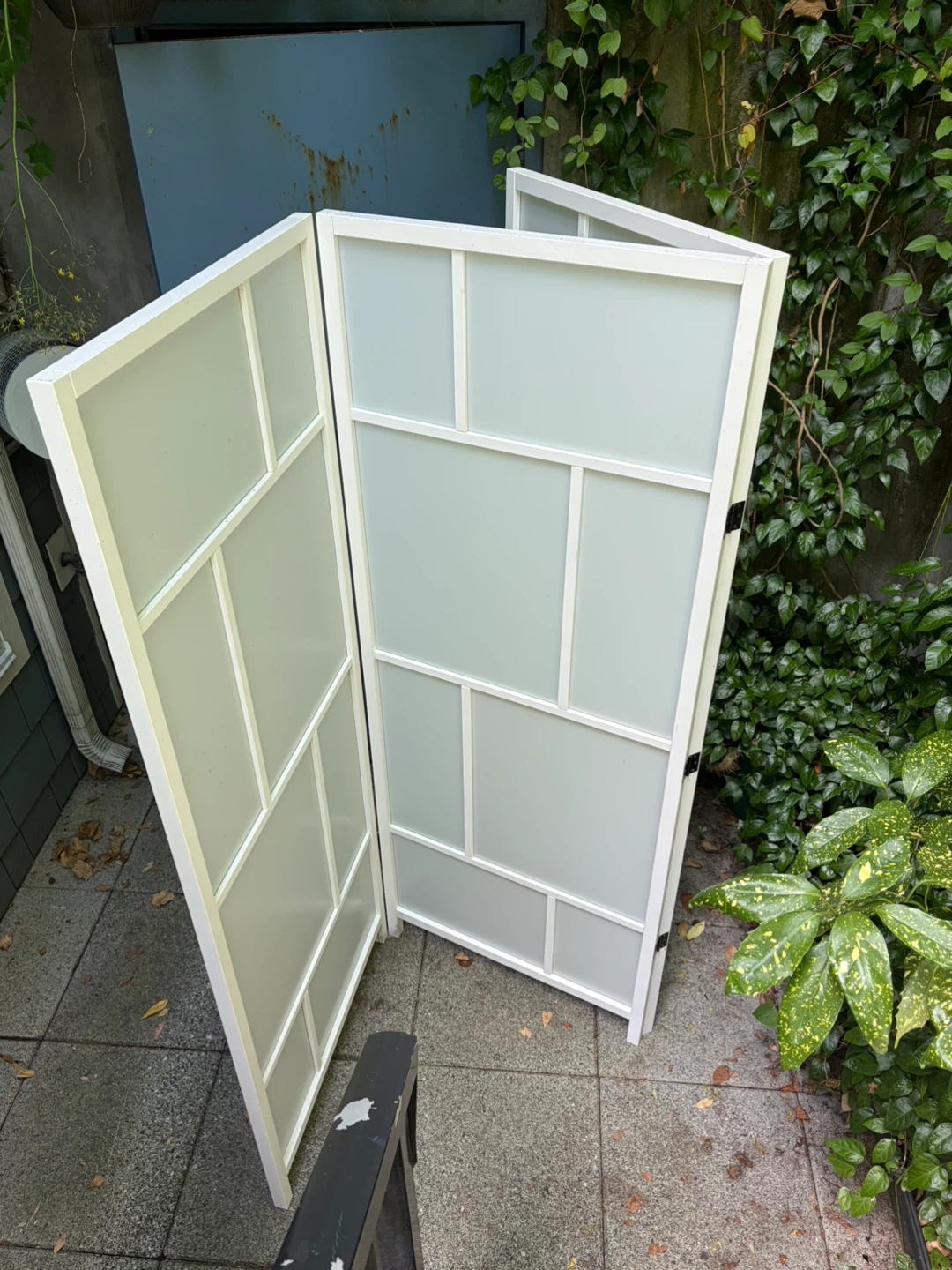 White Room Divider Screen