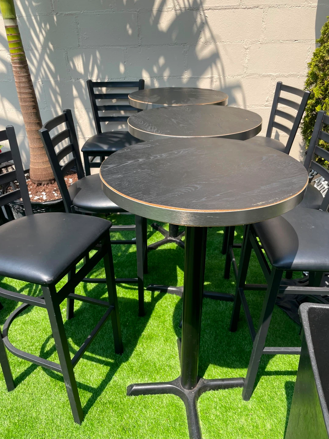 Sale of high round tables and chairs for bars and restaurants - photo 2