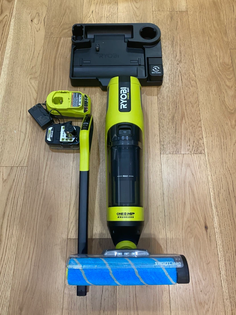 Ryobi 18V ONE+ Cordless Stick Vacuum Kit