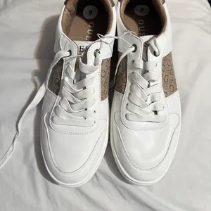 Guess men / Women's Sneakers Size 9