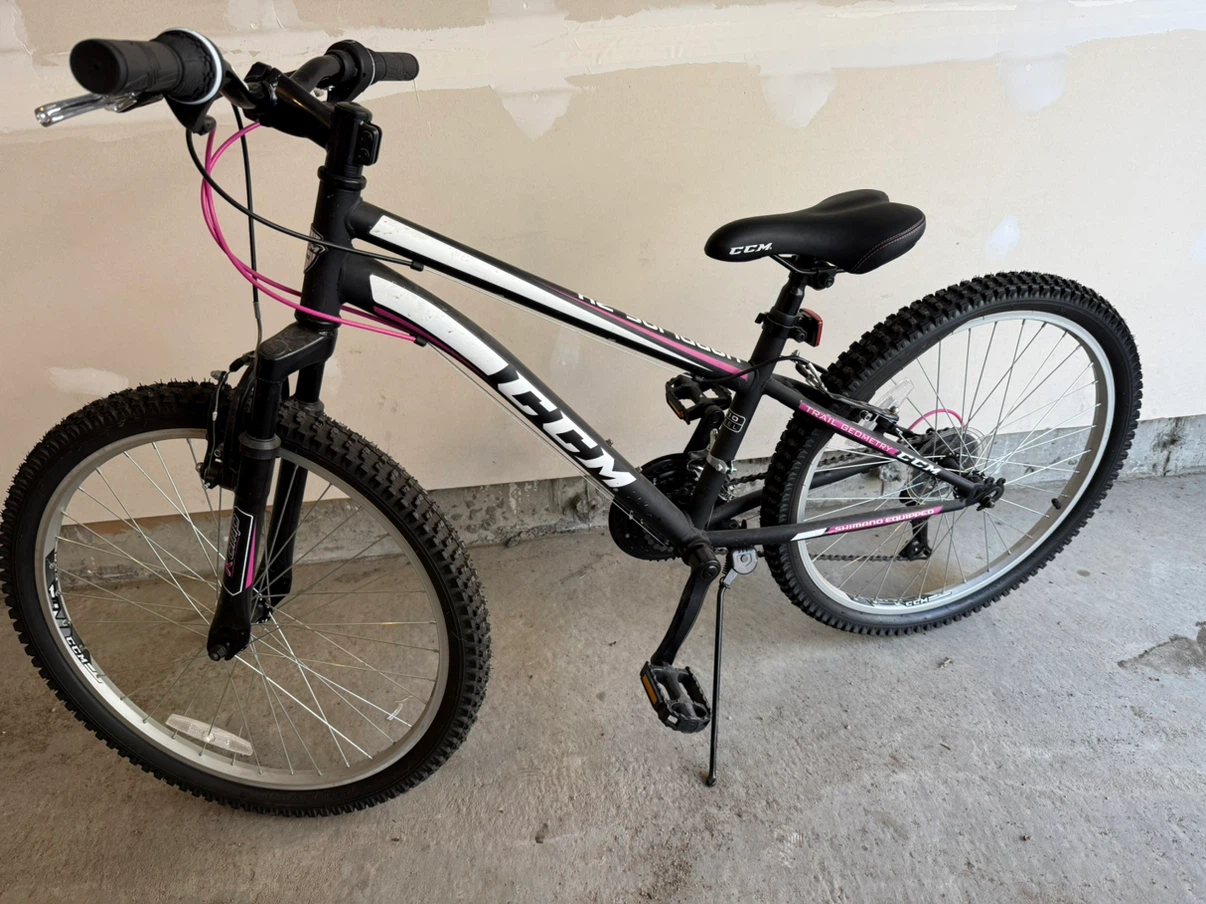 CCM Hardline Youth Mountain Bike, 21-Speed, 24-in
