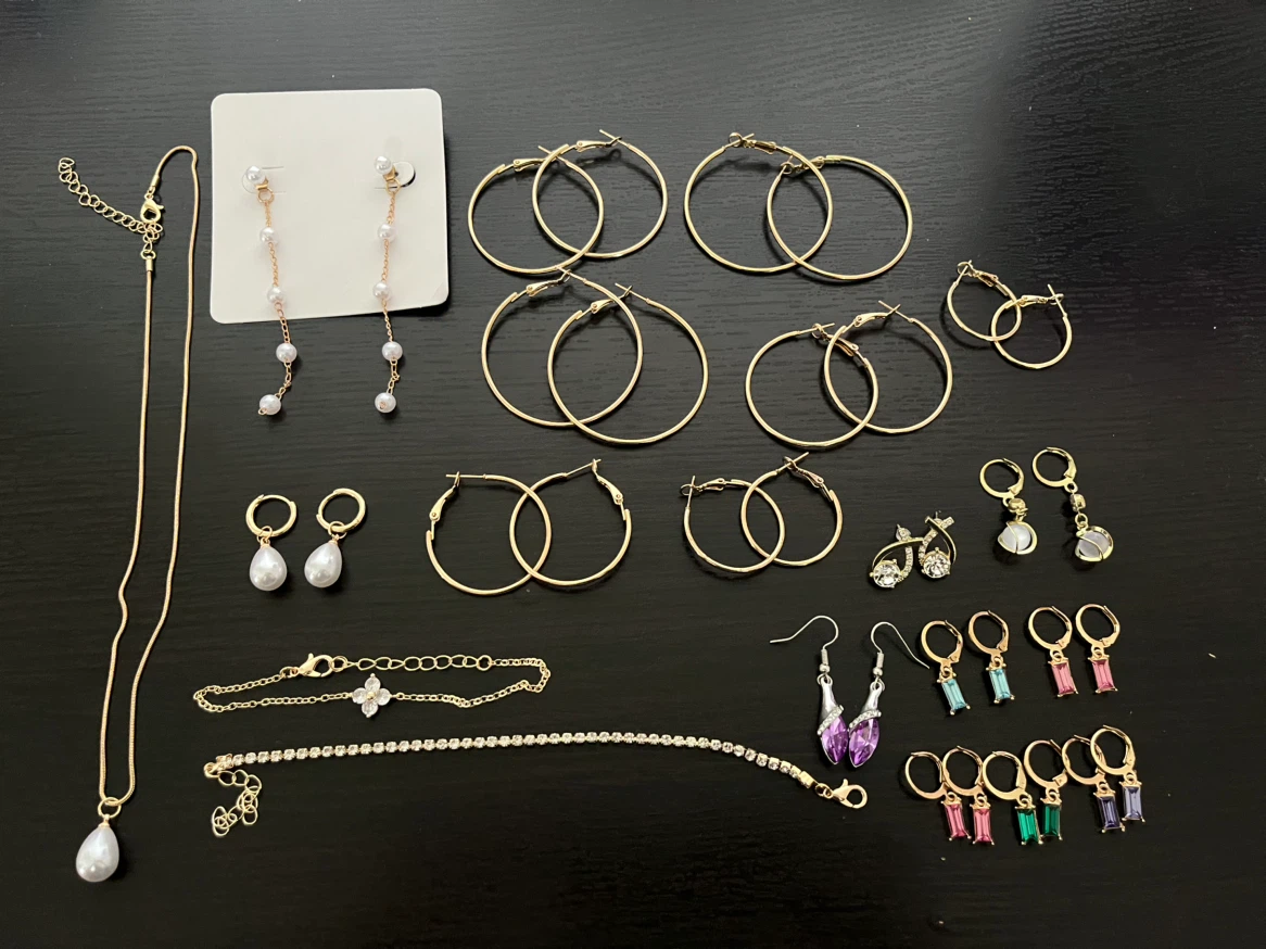 Jewelry lot (20 pieces total)