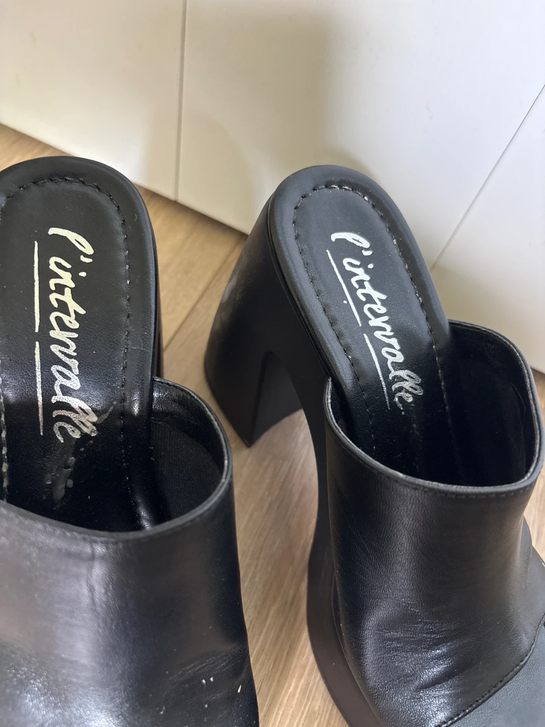 L'internationale Black Platform Mules - photo 2