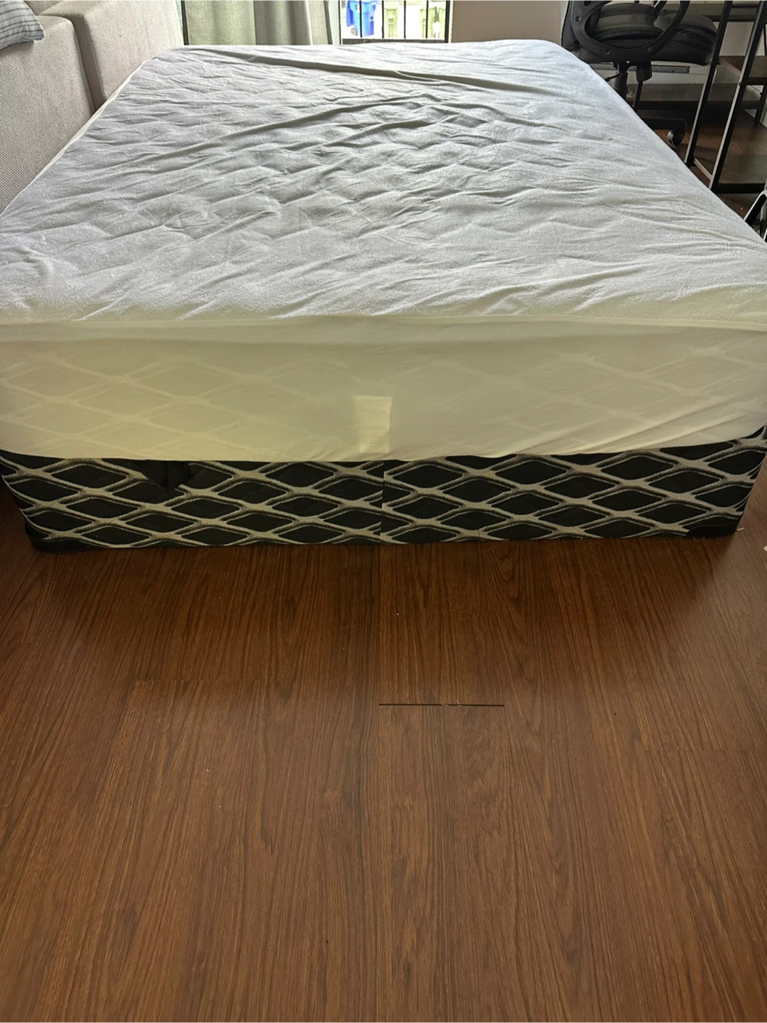 Sealy Full Size Mattress set.