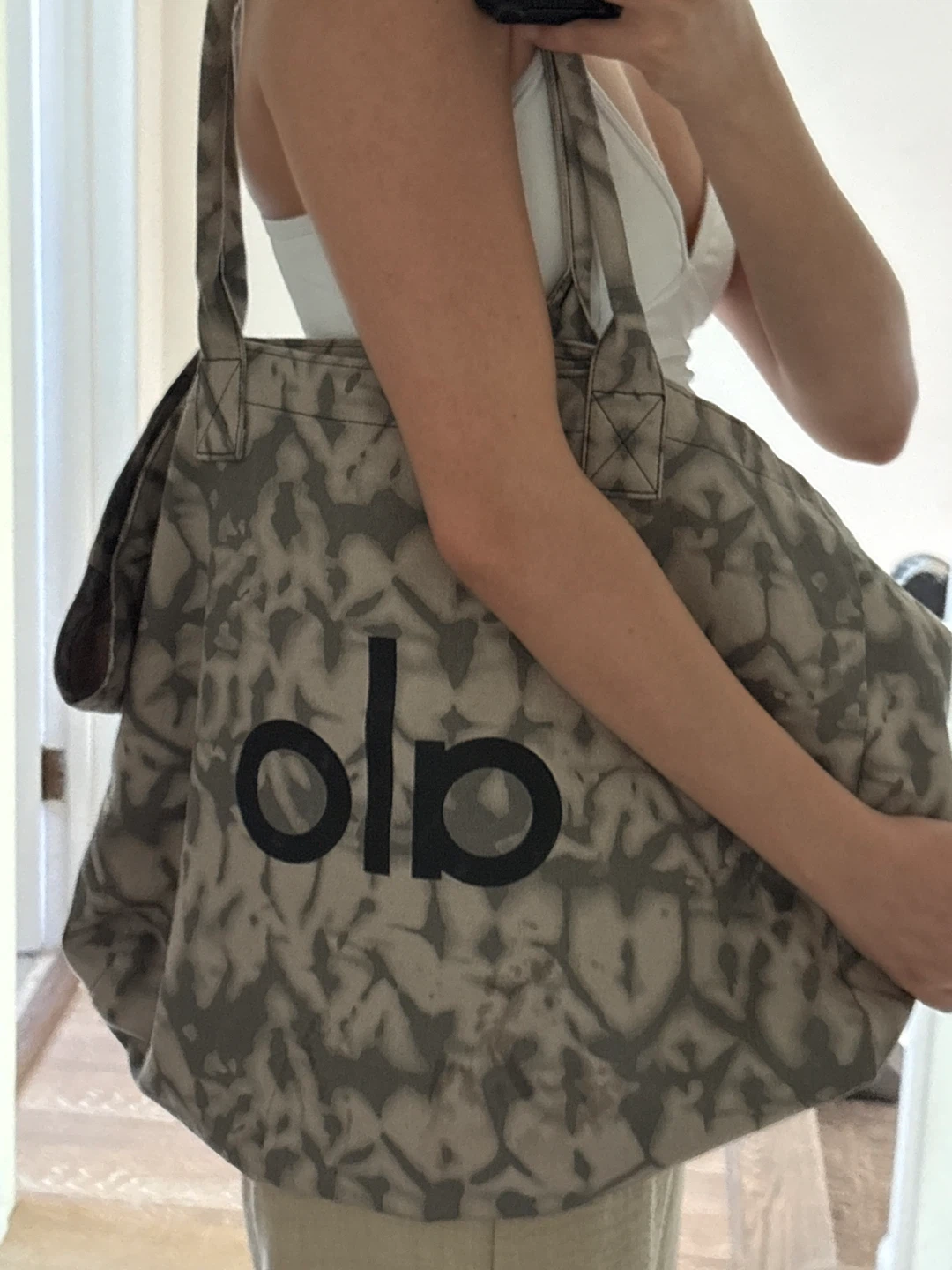 Alo Yoga Duffel Bag - photo 2