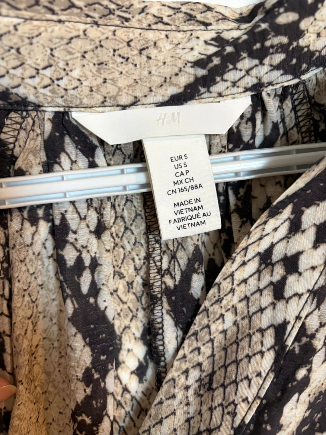 H&M Snake Print Button-Up Blouse - photo 5