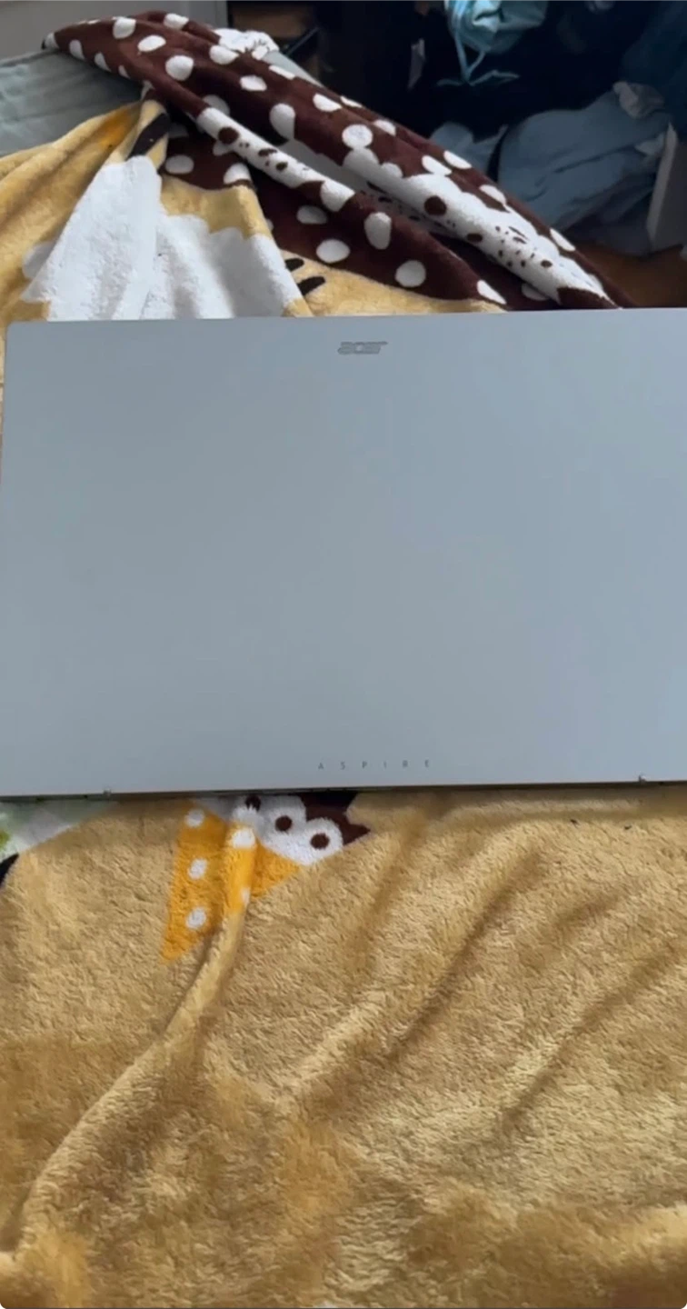 Acer Aspire 3 Laptop - photo 2