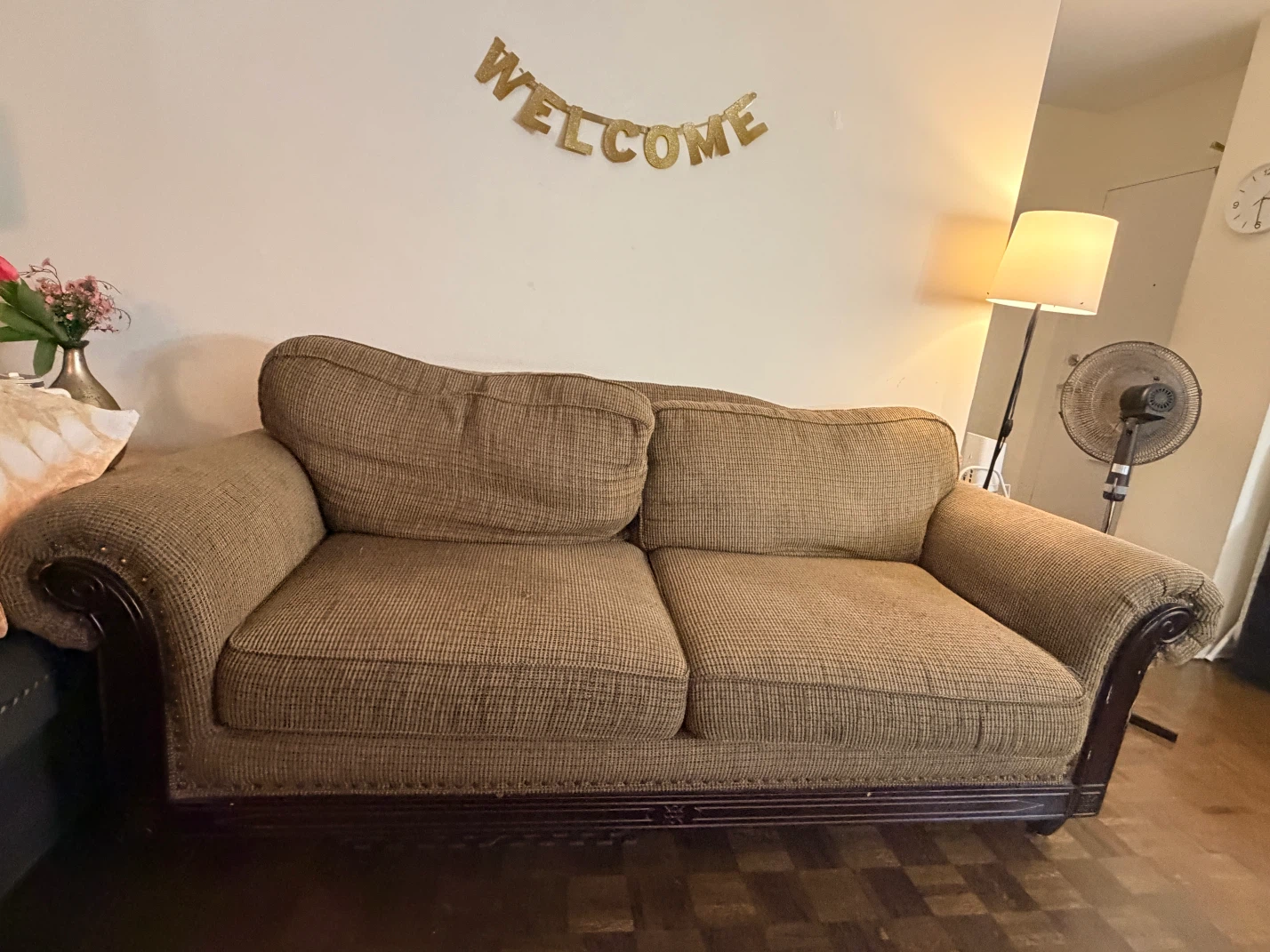 MOVE OUT SALE!! Comfortable 5–6 Seater Sofa Set for Sale - photo 2