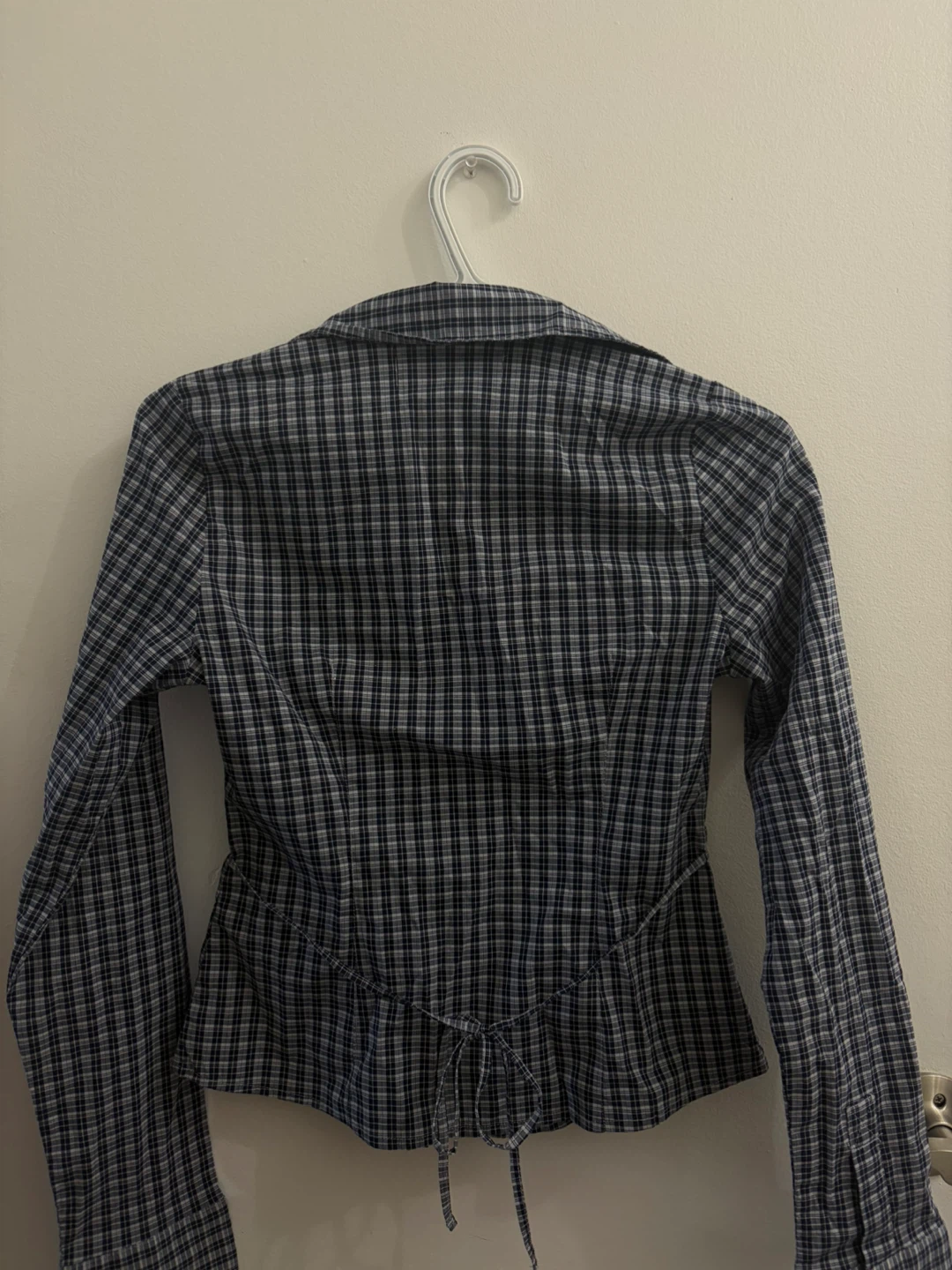 Holster fitted button up with tie in back - photo 3