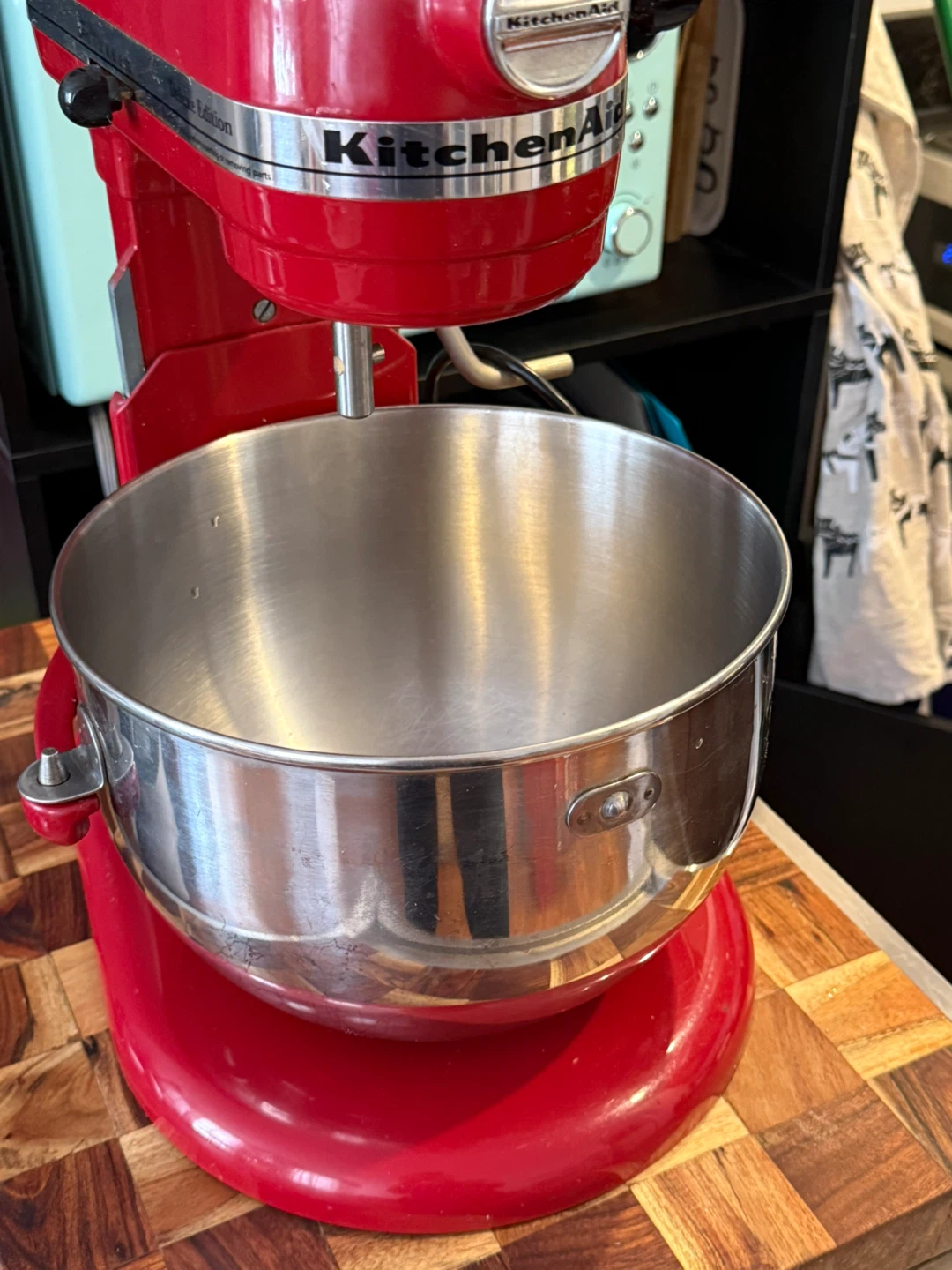 KitchenAid red deluxe mixer 6qt - photo 2