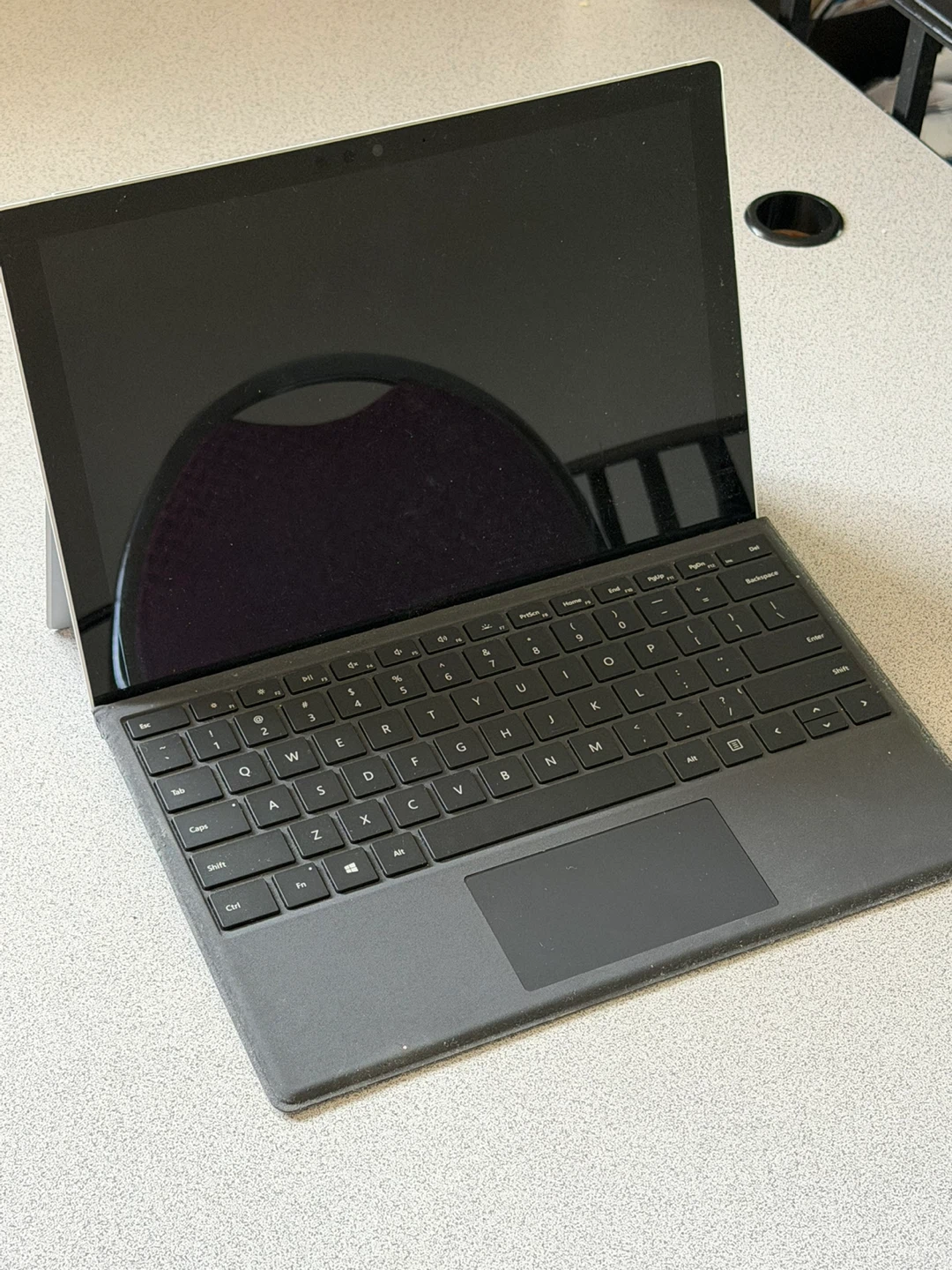 Microsoft Surface Pro 5 - i5-7300u - photo 2