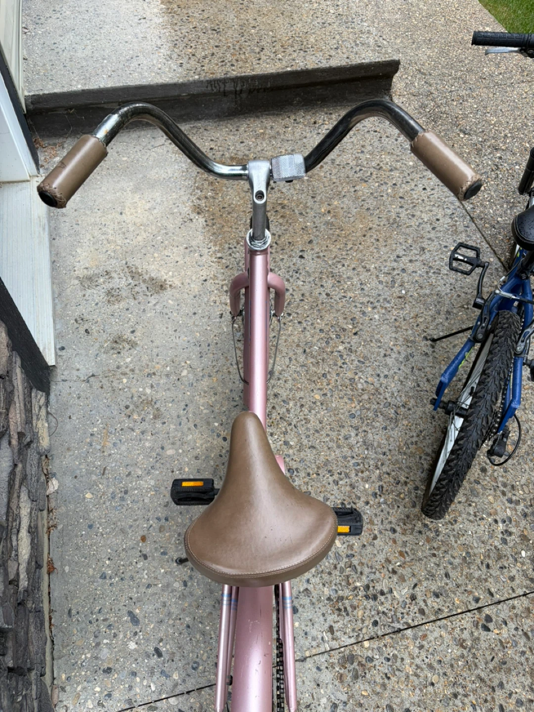 CCM Pink Cruiser Bicycle - photo 2