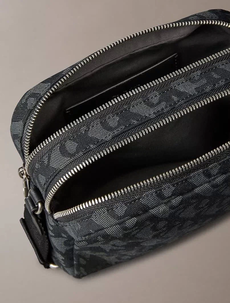 Calvin Klein Crossbody bag|Brand New