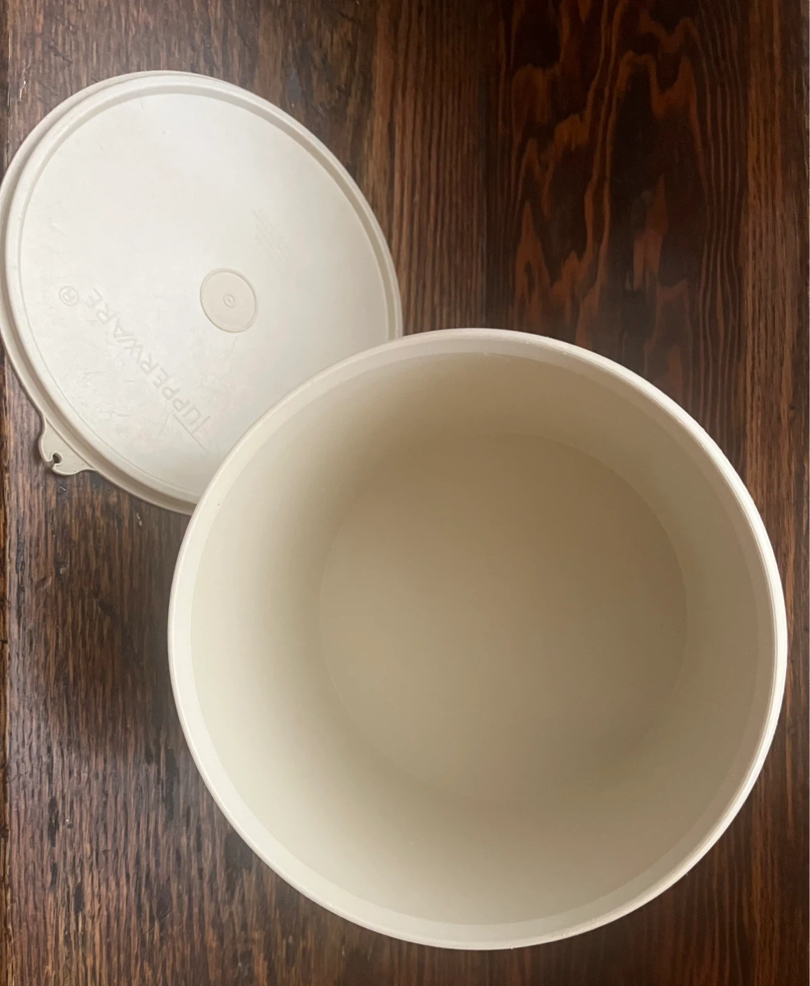 Vintage TUPPERWARE almond round container Retro - photo 3