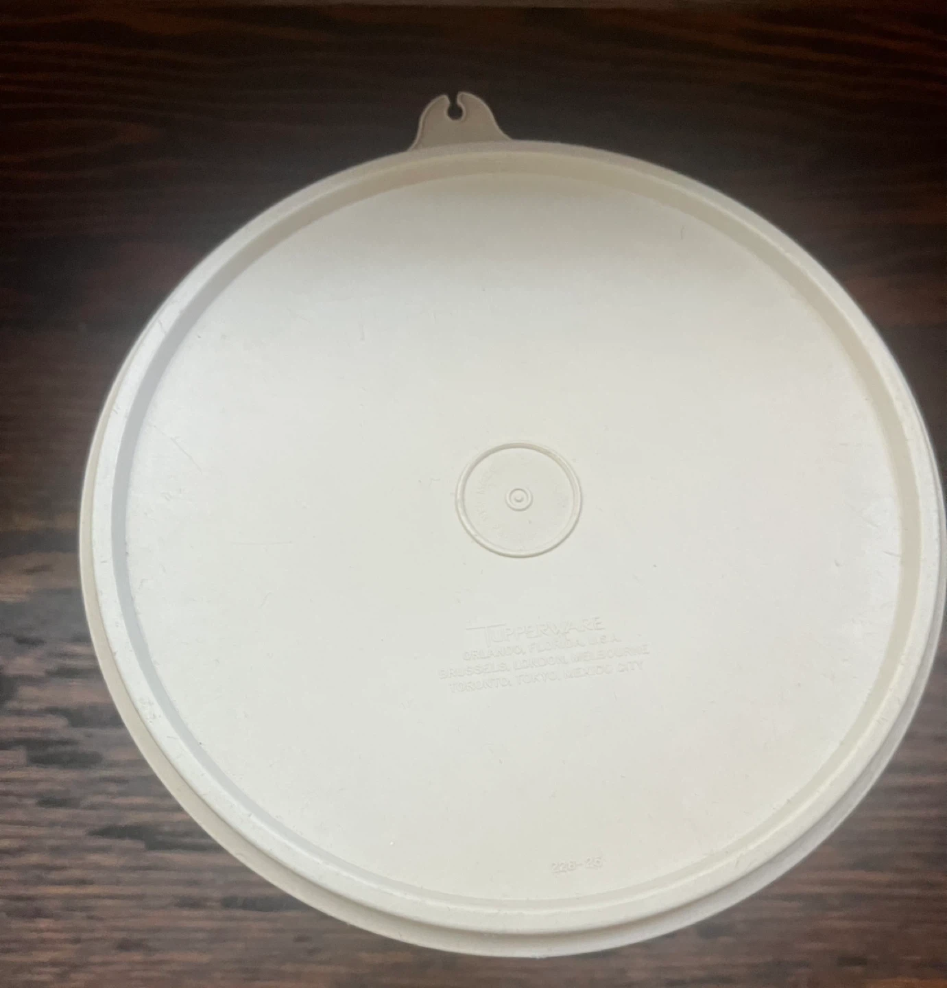 Vintage TUPPERWARE almond round container Retro - photo 2