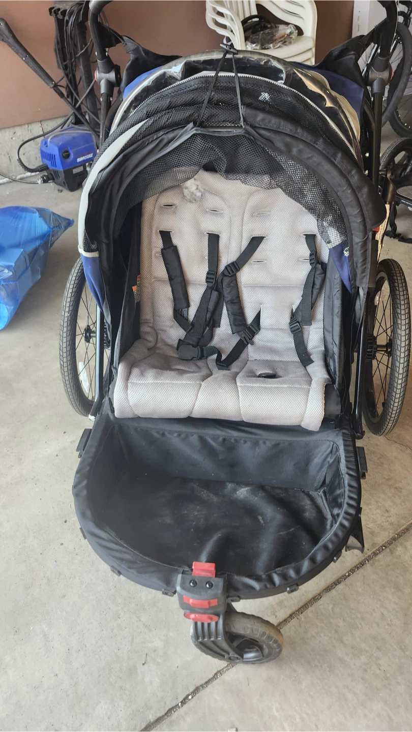 Schwinn Double Jogging Stroller - photo 2