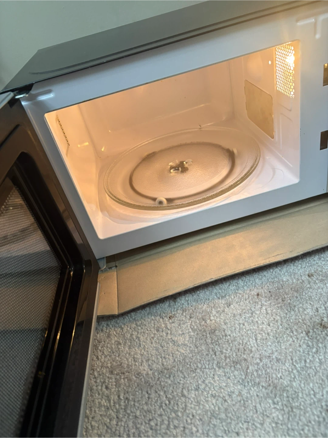 Hamilton Beach Microwave - photo 2
