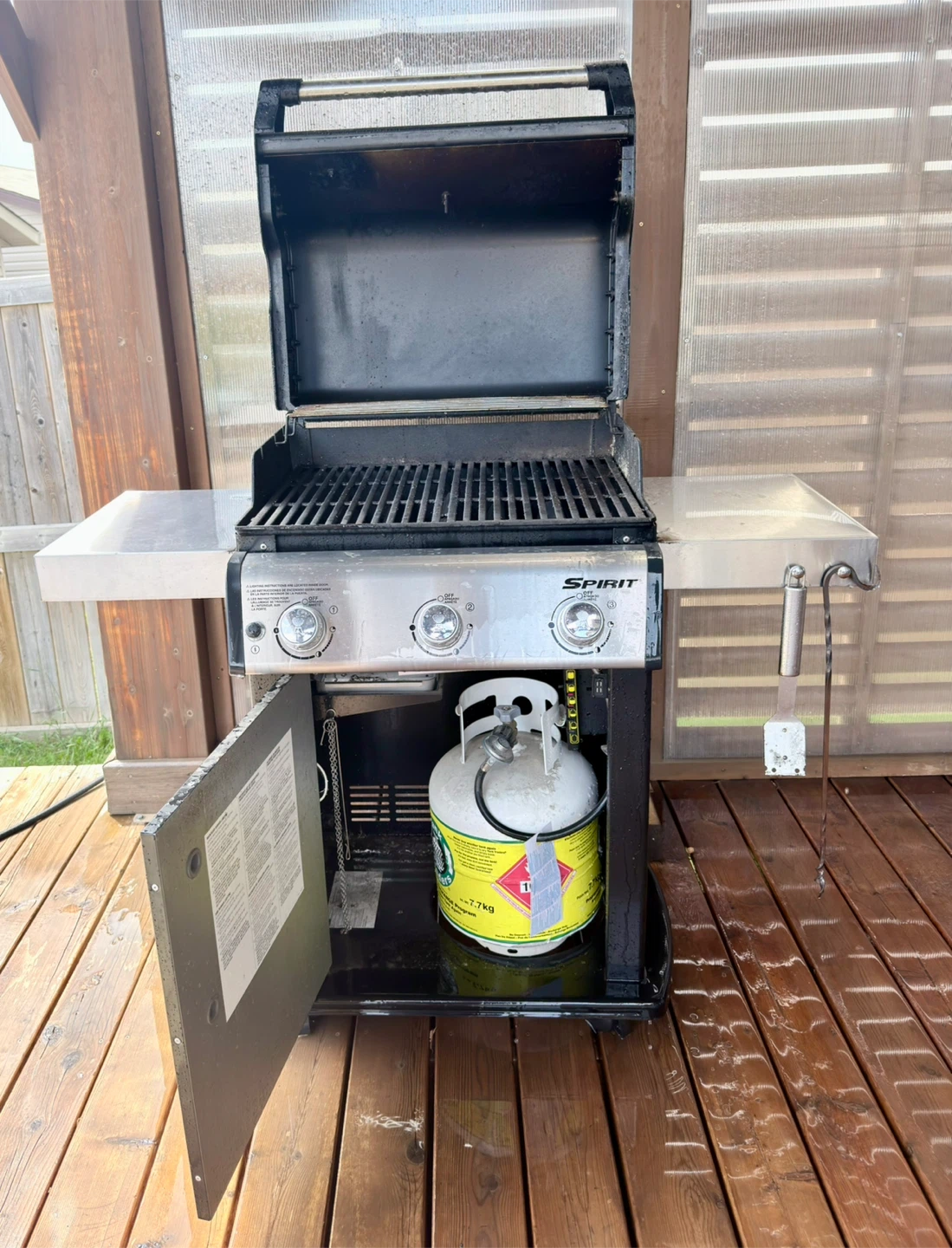 Weber Spirit Propane BBQ - photo 2
