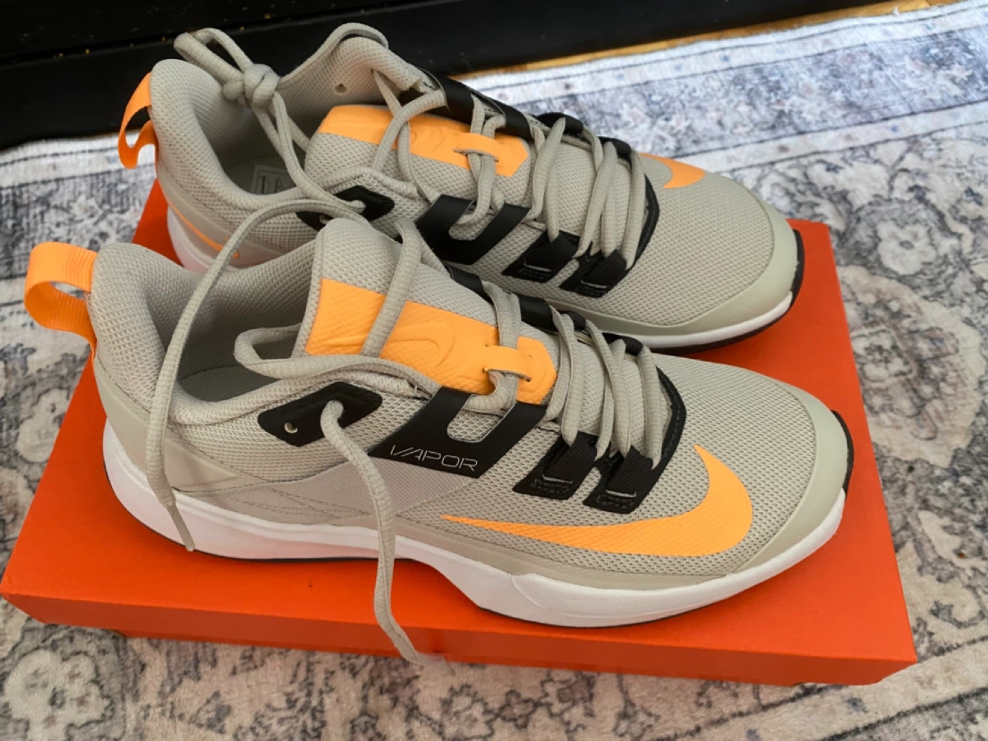 Nike Vapor Lite HC Tennis Shoes