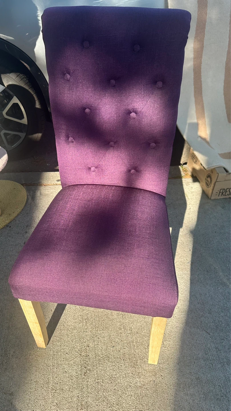 Roundhill Furniture Leviton Tufted Dining Chair - photo 2