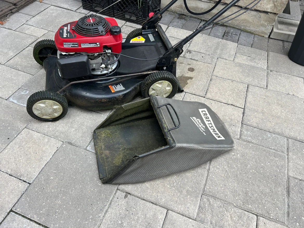 Craftsman 21” Self-Propelled Honda GCV160 Lawn Mower - photo 3