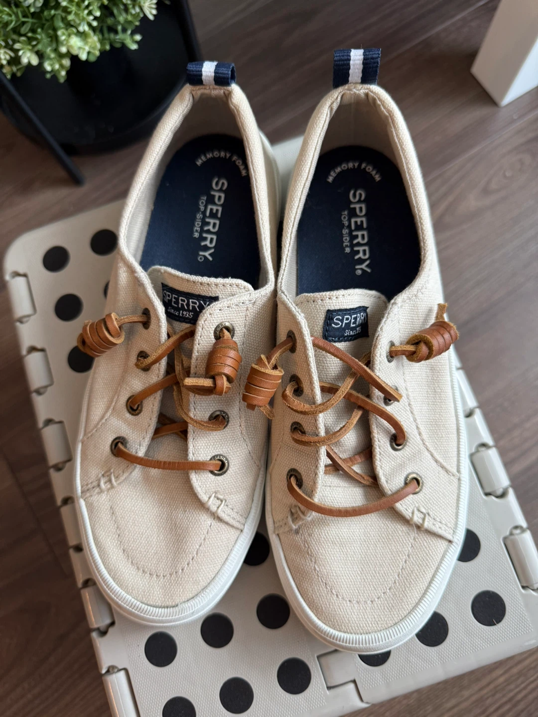 MOVE OUT SALE! Sperry Women’s Canvas Sneakers - photo 3