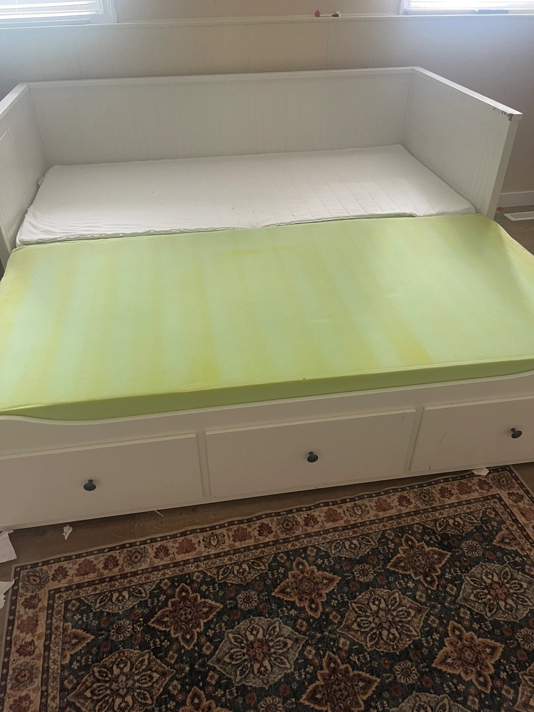 White Daybed with Storage Drawers