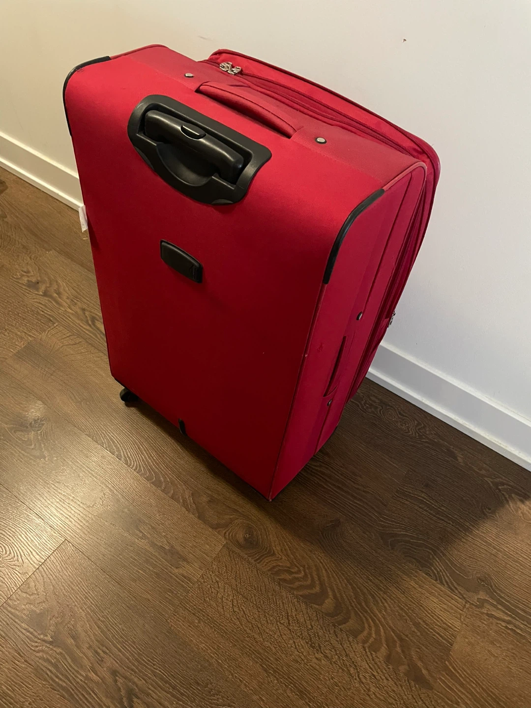 Red Hardside Spinner Luggage - photo 2