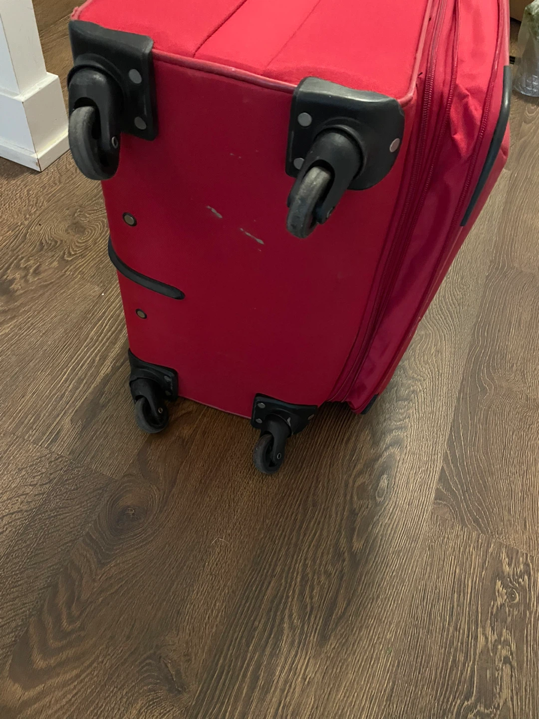 Red Hardside Spinner Luggage - photo 4