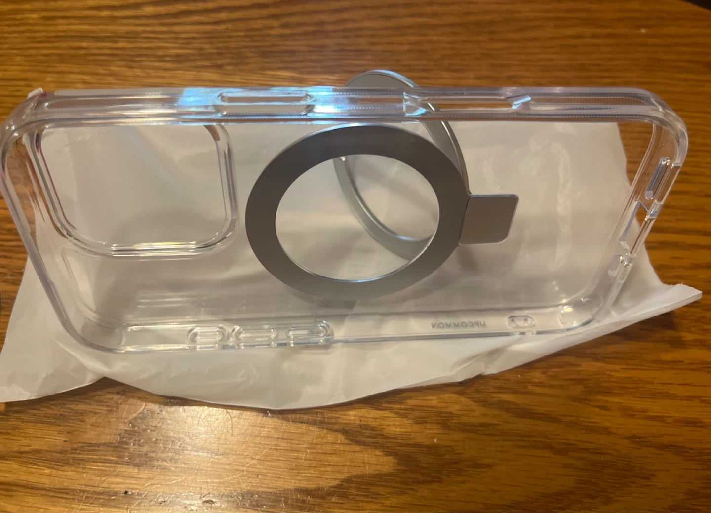 iPhone 16 Pro case with stand - photo 2