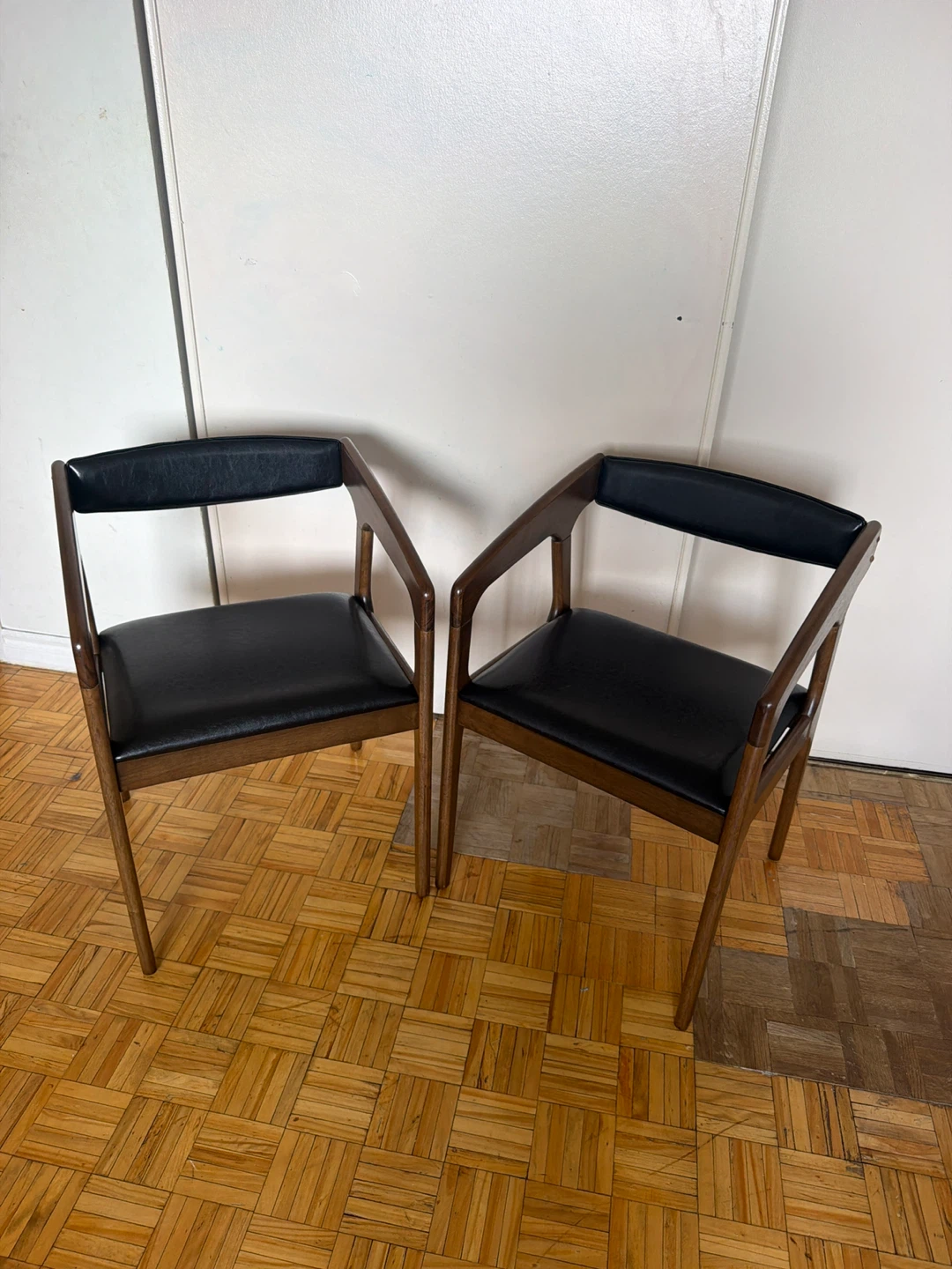 Set of 2 Mid-Century Modern Dining Chairs