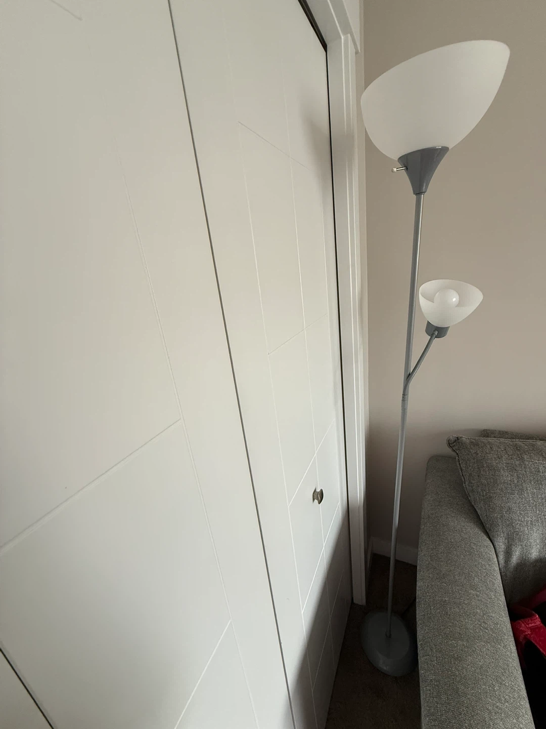 Floor Lamp with Adjustable Reading Light