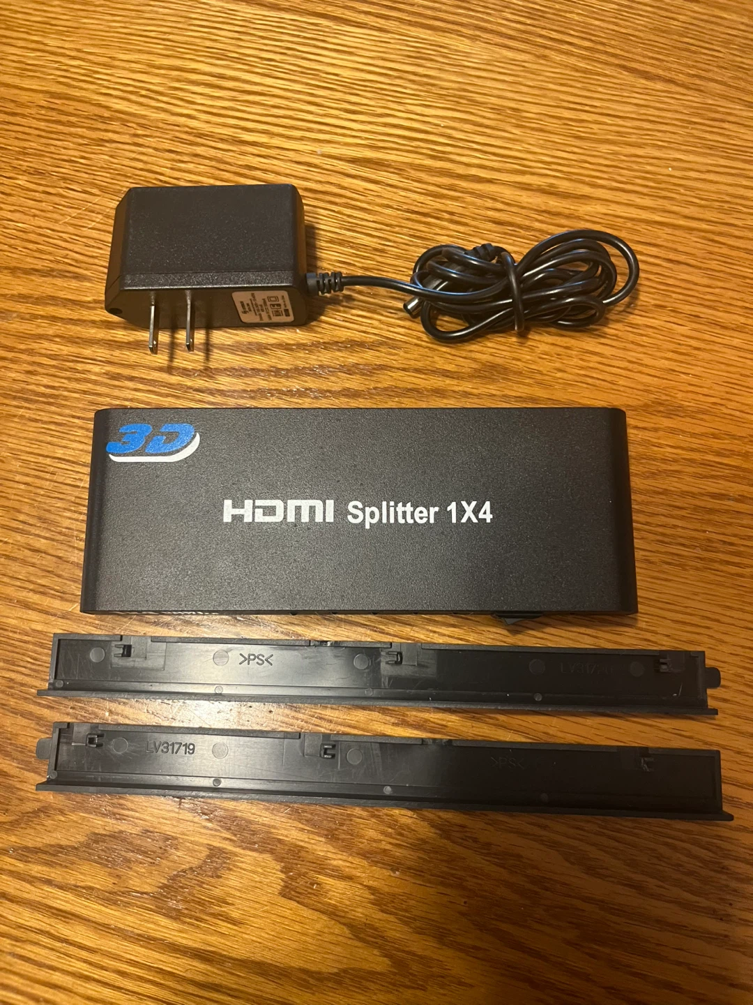 1x4 HDMI splitter