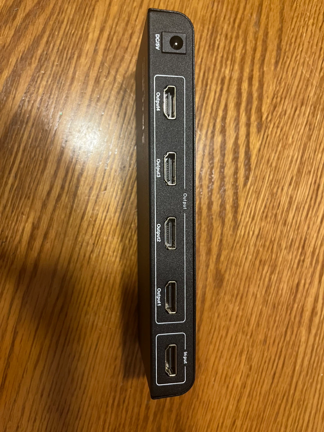 1x4 HDMI splitter - photo 2