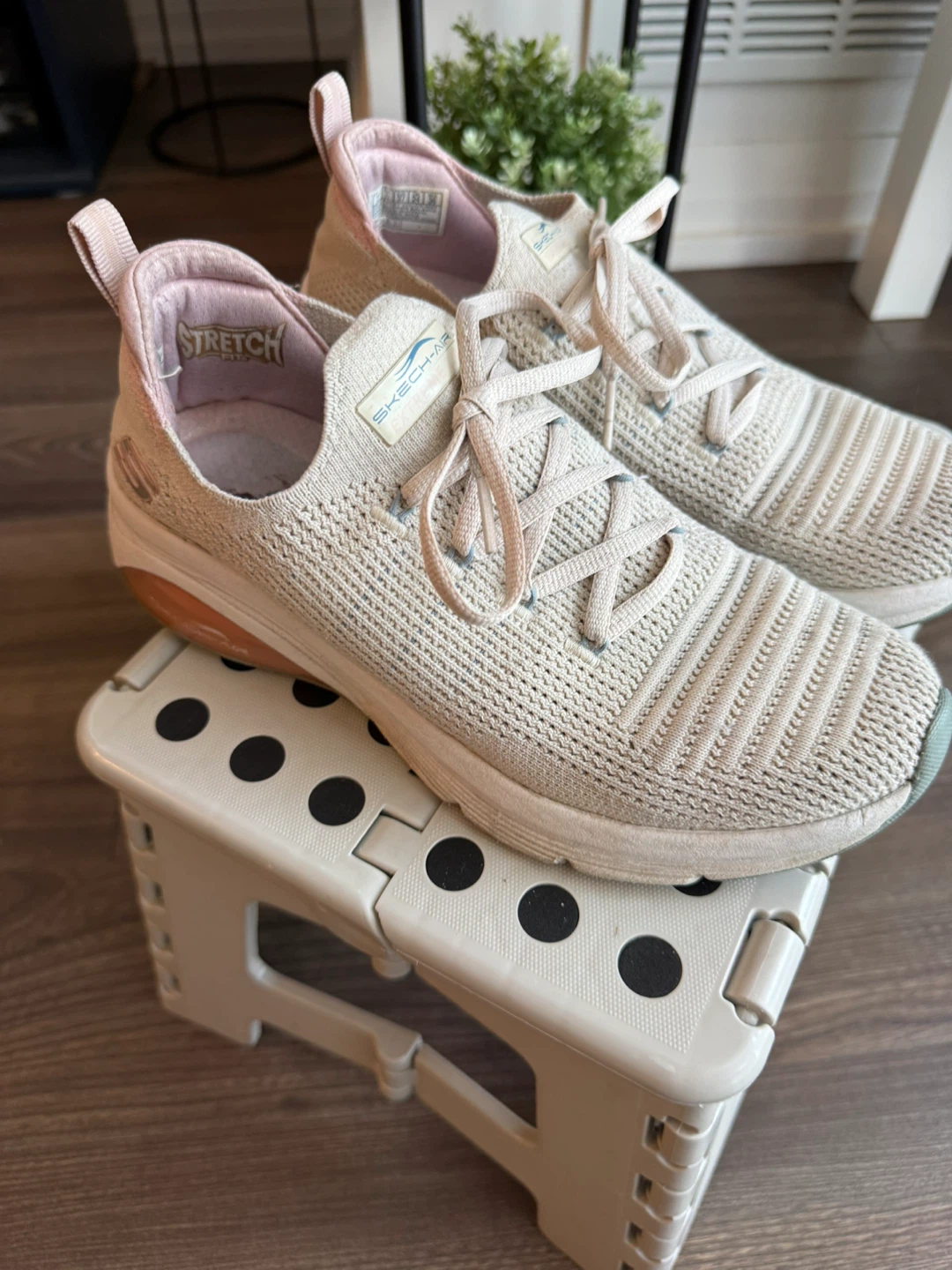 MOVE OUT SALE! Skechers Skech-Air Extreme 2.0 Women’s Shoes