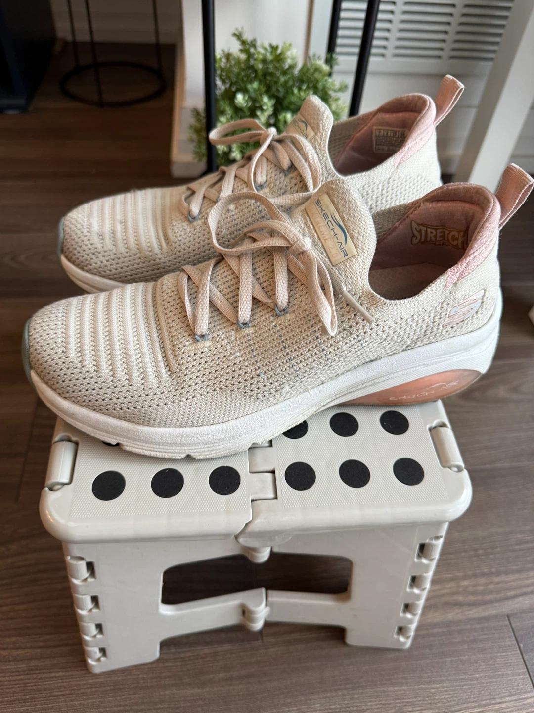 MOVE OUT SALE! Skechers Skech-Air Extreme 2.0 Women’s Shoes - photo 2