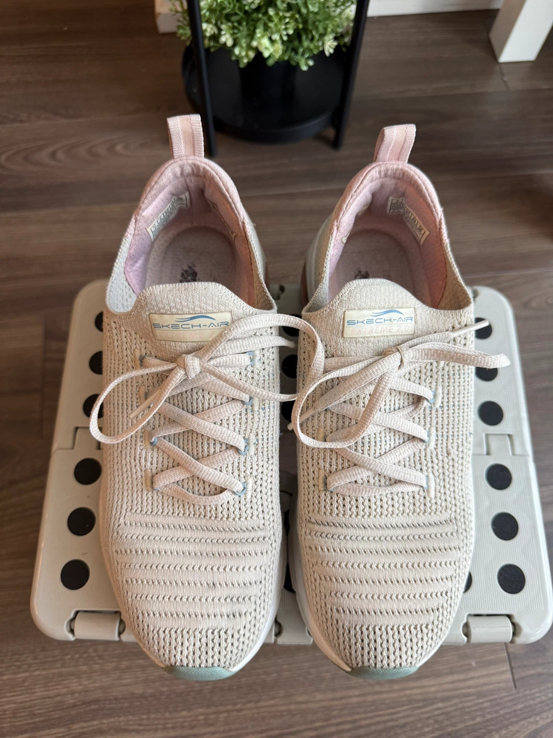 MOVE OUT SALE! Skechers Skech-Air Extreme 2.0 Women’s Shoes - photo 3